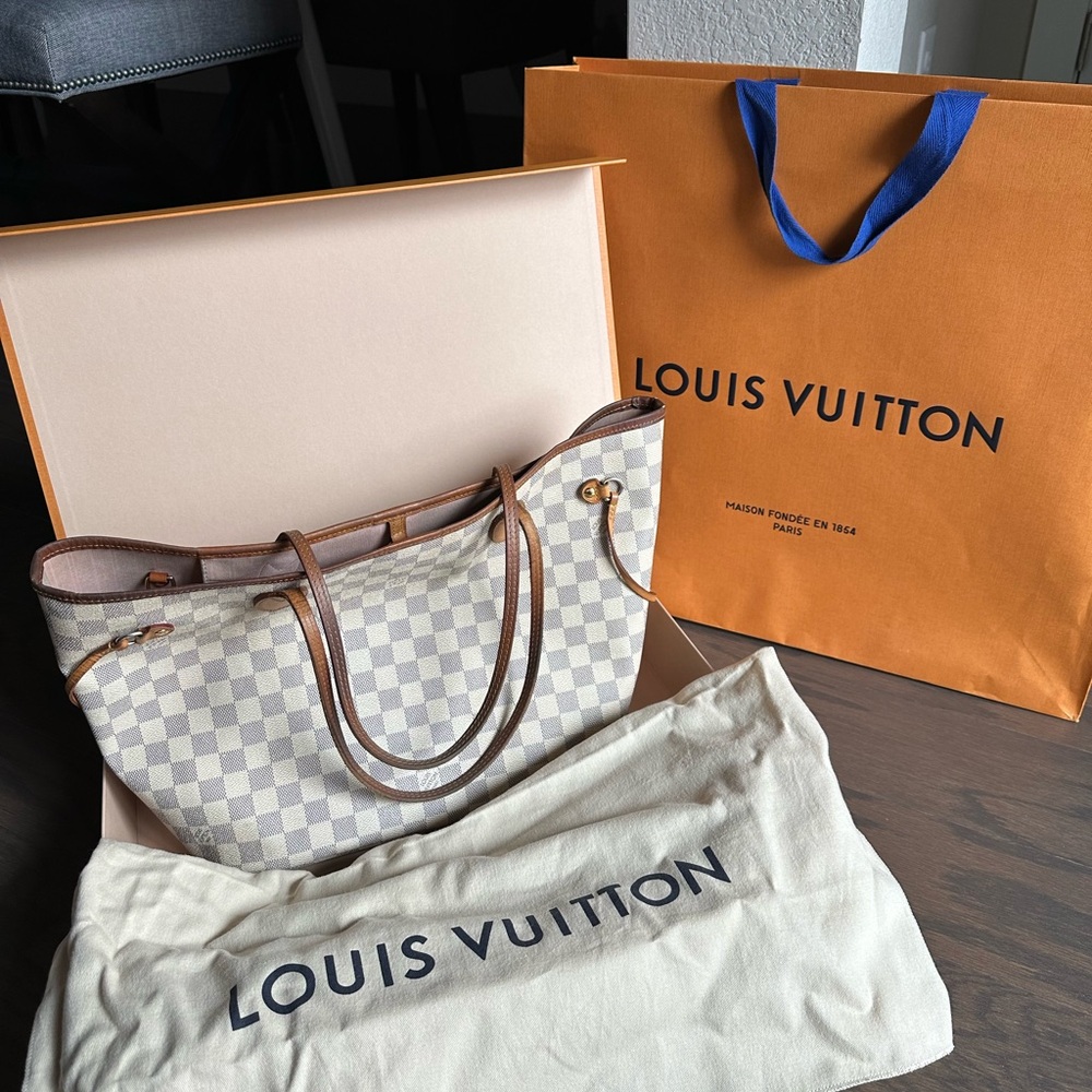 Louis Vuitton Never Full Pink Interior with original box, bag & dust pouch